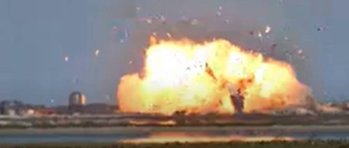 Felrobbant a SpaceX Csillaghajója a földet éréskor