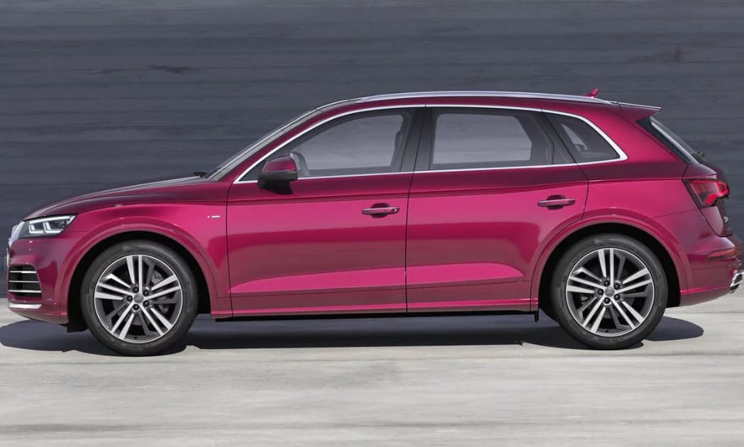Nyújtott lábakkal: itt az új Audi Q5 L