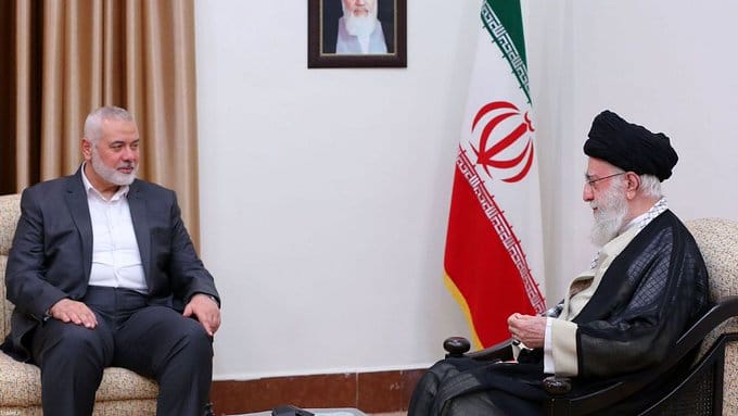 Ajatollah: Irán nem lép be a háborúba a Hamász oldalán