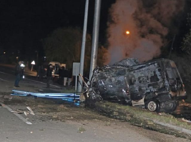 Oszlopnak csapódott egy menekültekkel teli kisbusz Törökországban, 17-en meghaltak
