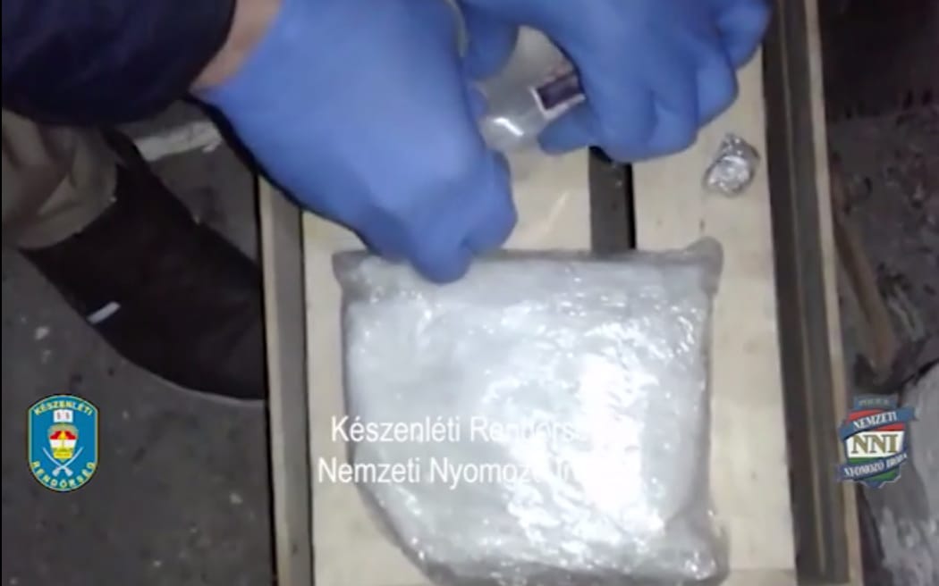 Két kiló amfetaminnal kapcsolták le a dílert - videó