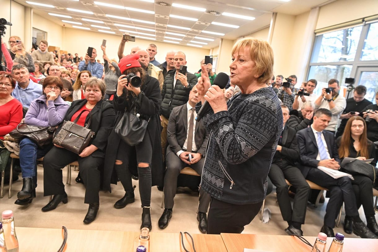 Hétfőn kezdi az aláírásgyűjtést az LMP akkumulátorgyárak ellen