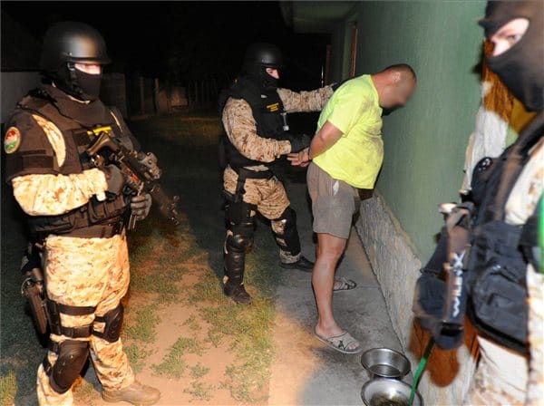 Nyolc éve bujkált: körözött férfit fogtak a rendőrök