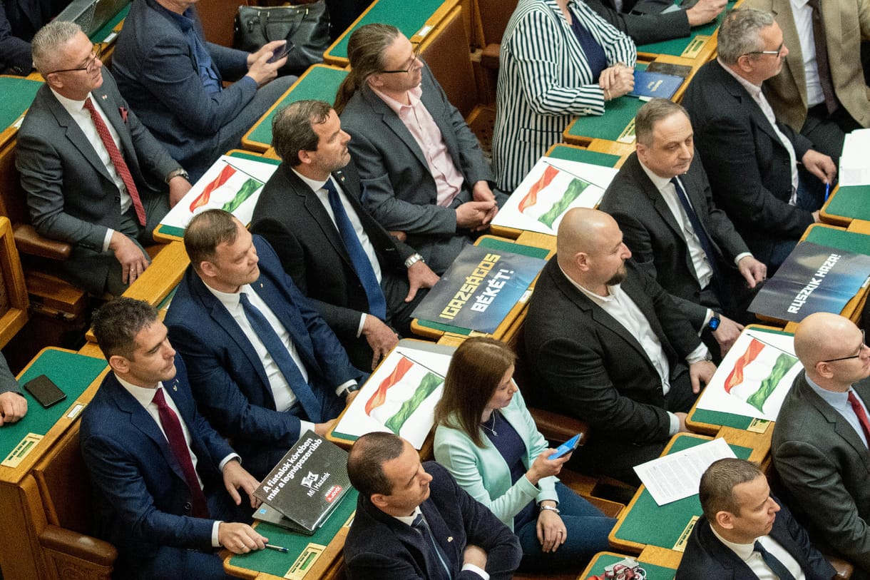 Kölcsönös előnyökért összejátszanak, de a Mi Hazánk alá is vághat a Fidesznek