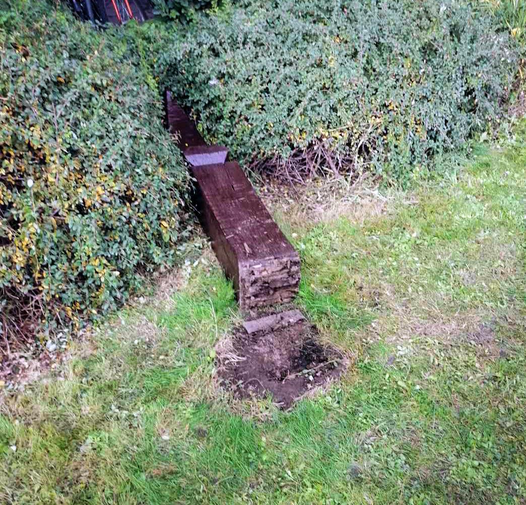 Egy nappal a megemlékezés előtt rongálták meg a Széna téri '56-os emlékművet