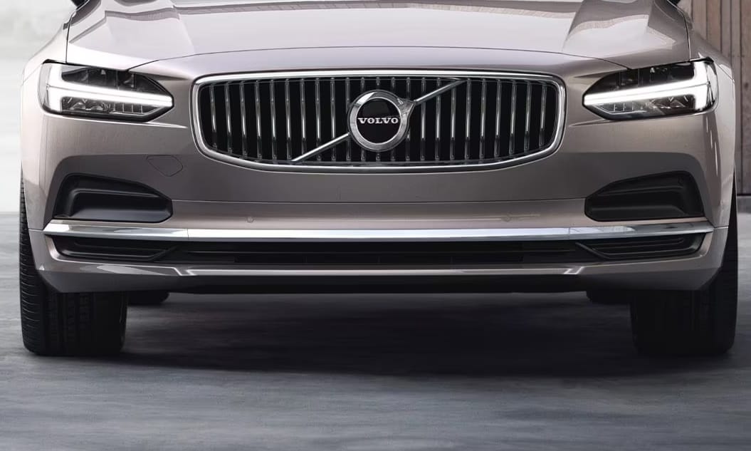 600 kilométeres hatótávval jöhet a Volvo vadonatúj elektromos szedánja