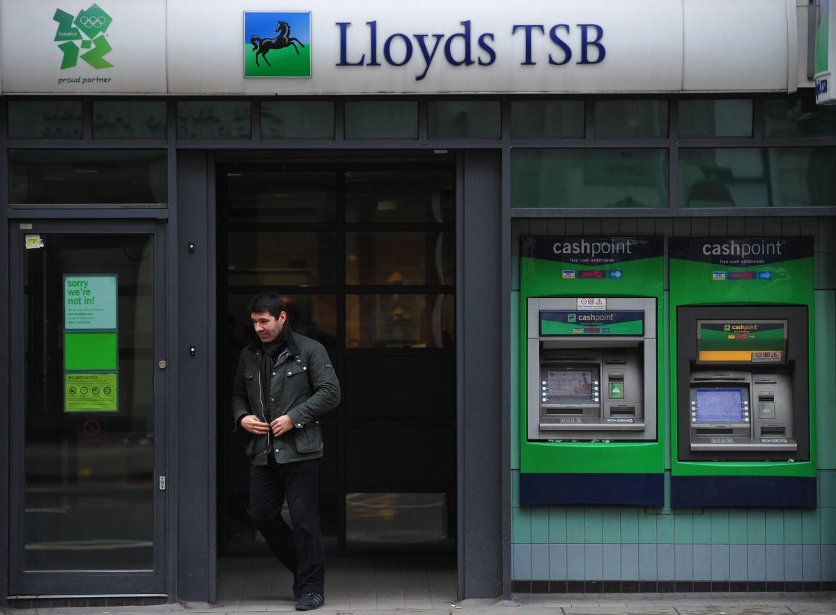 Hatalmas leépítésbe kezd egy nagybank