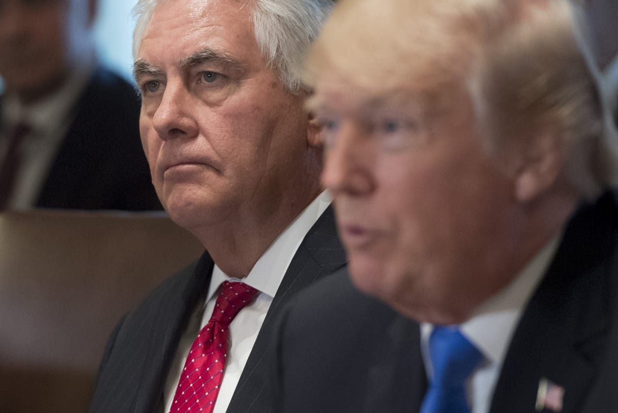 Trump kirúgta a külügyminiszterét, nő a CIA élén