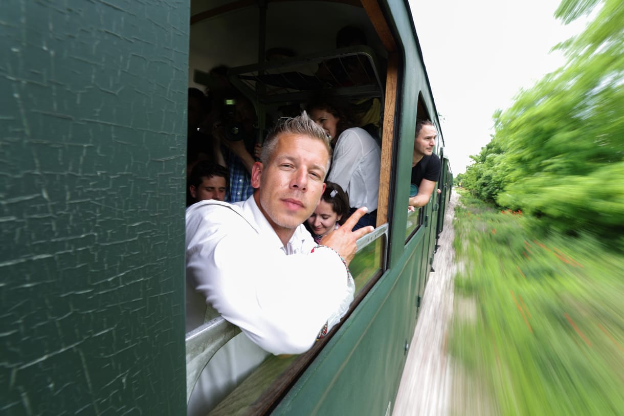 Magyar Péter most bulizni hívja a fiatalokat a Margit-szigetre