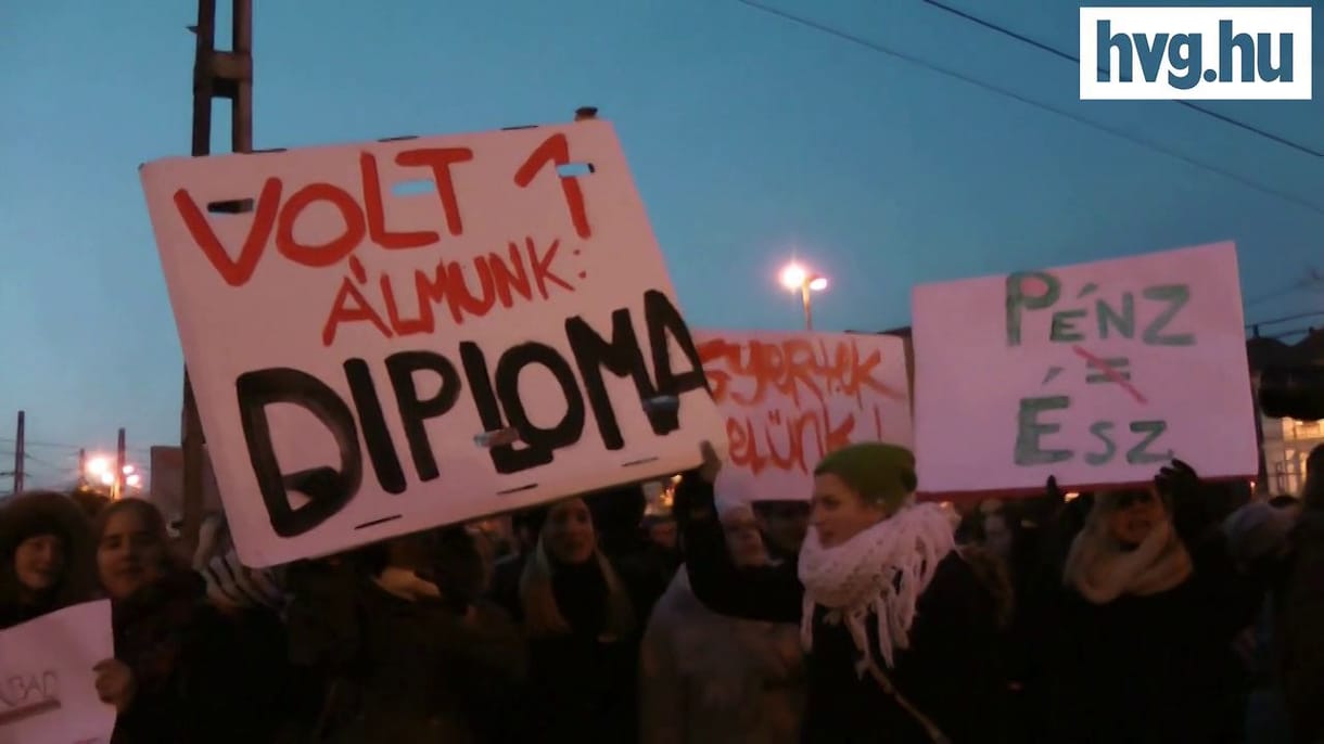 Volt egy álmunk: diploma - így tüntettek a középiskolások
