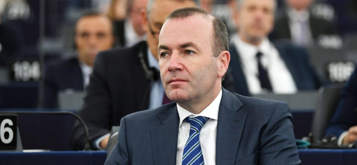 Weber: Az áruló Orbán nélkül is oda kell adni a támogatást Ukrajnának