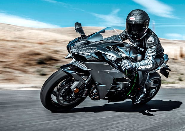 Videó: 400 km/h felett kellene mennie ennek a Kawasakinak, hogy boldogság legyen
