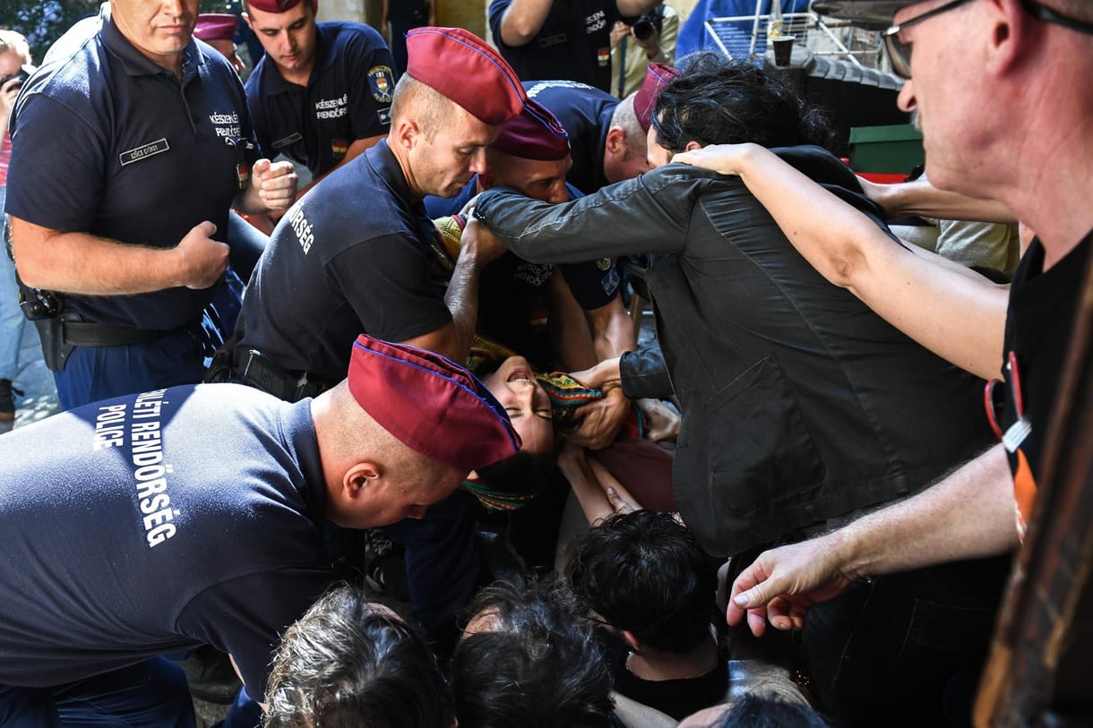 Szerdán lejár a kilakoltatási moratórium, ezrek kerülhetnek utcára