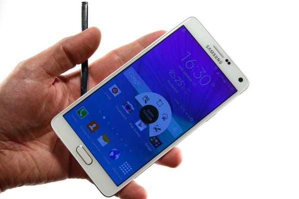 Megjött: kipróbáltuk a Samsung idei legjobb telefonját