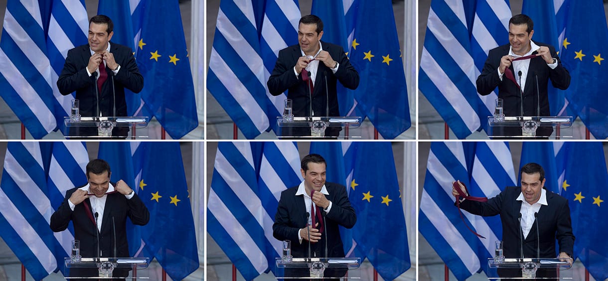 Az adósságmentő Ciprasz végre nyakkendőt vett, de a választásra a gatyáját is fel kell kötnie 