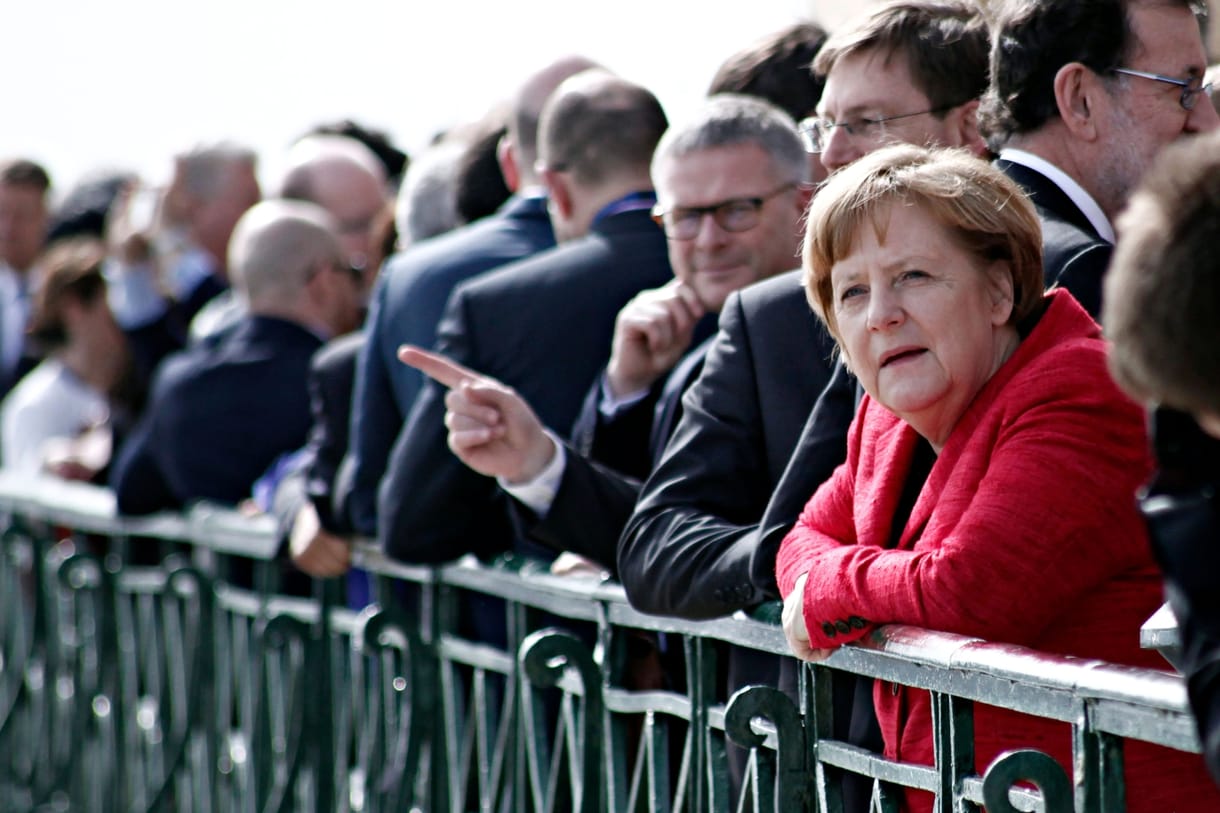 Miközben lezárják Európát, Trumpon szörnyülködnek a tagállamok