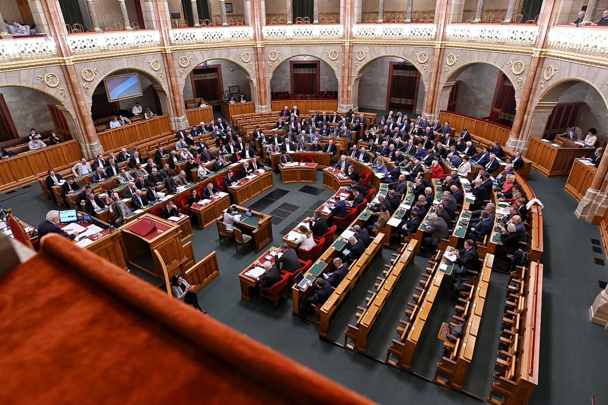 Kezdődik a parlament tavaszi ülésszaka – hétfőn döntenek a svéd NATO-csatlakozásról és az új köztársasági elnökről is