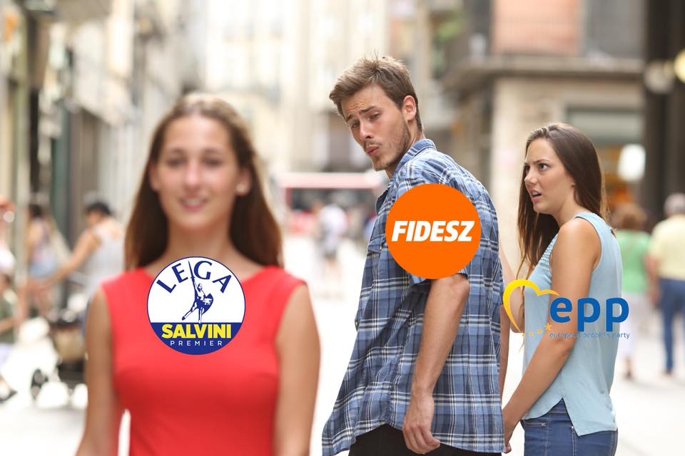 A Fidesz félresikerült plakátjának szereplőivel üzent a Néppártnak Guy Verhofstadt
