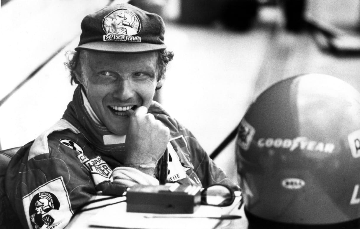 Közel kilencven millió forintot adtak Niki Lauda céges Ferrarijáért