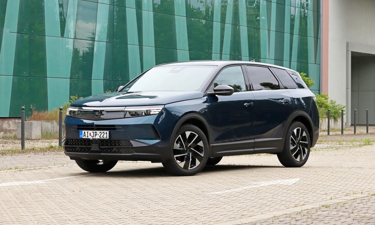 Hol tart most az Opel? Teszten a hatalmas Grandland és az agilis Mokka