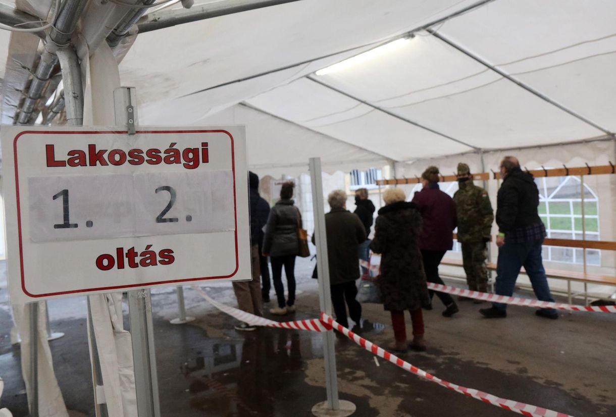 Nem hosszabbították meg a tanárok oltásának határidejét