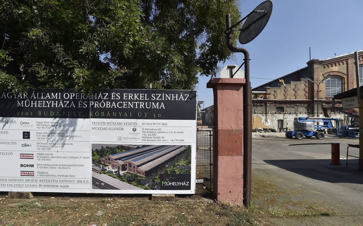 Még a vasat bontják, pedig itt már operának kellene szólnia – fotók