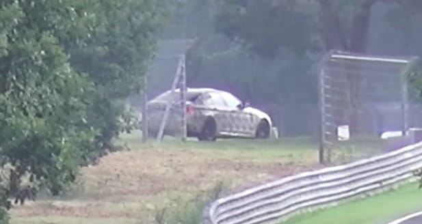 Videó: a Nürburgring kellős közepén könnyített magán a BMW M5 sofőrje