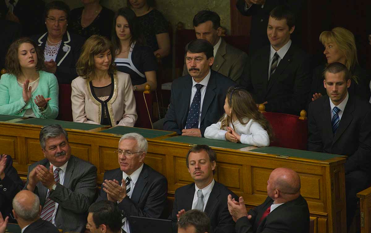A parlament megválasztotta államfőnek Áder Jánost
