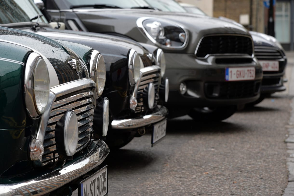 55 éves a MINI: hazájában ünnepelt a brit kisautó