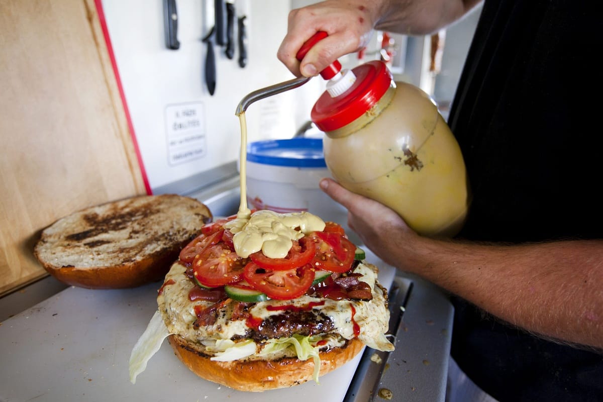 A super size adagok viszik sírba az embert?