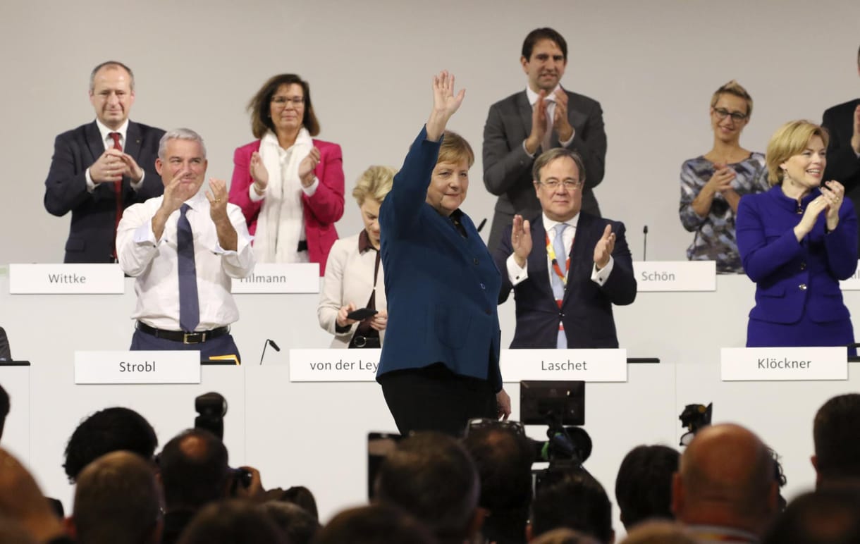Tízperces tapsot kapott Merkel pártelnöki búcsúbeszéde