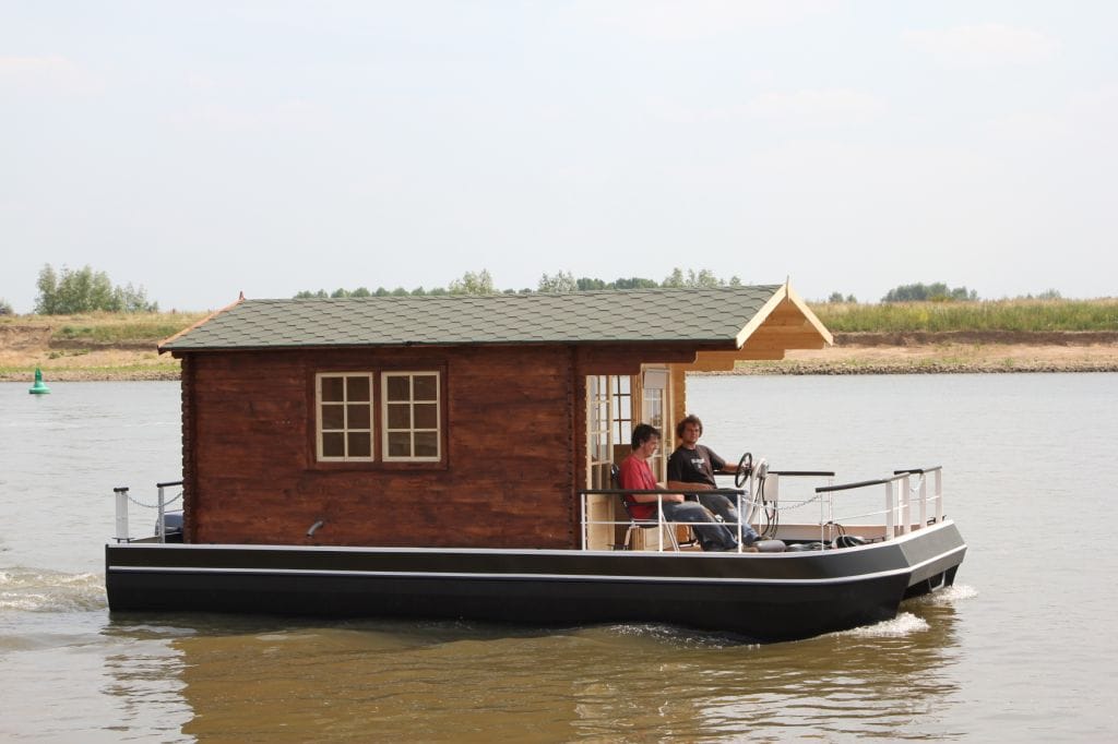 Rakja össze saját úszó hétvégi házát a Tisza-tóra!