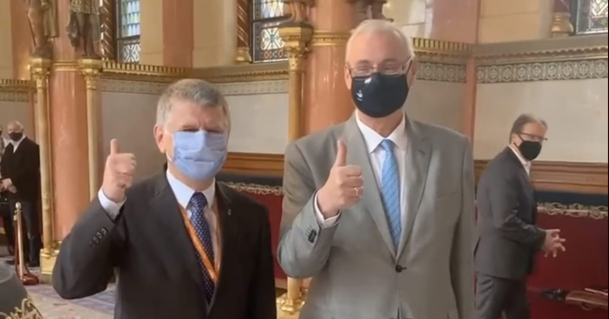 Orbán a Facebookon köszöntötte a covidból felgyógyult KDNP-s képviselőt