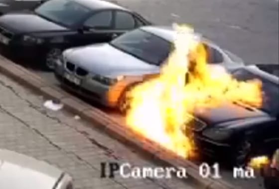 A hűtlenségnek most egy Mercedes itta meg a levét
