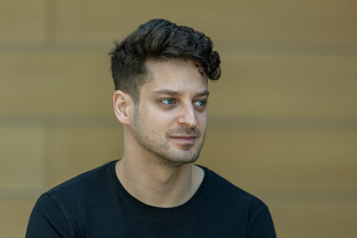 Ungár Péter: a Momentum ne kordonbontással eressze ki a gőzt, arra ott van a versolvasás vagy a boxolás