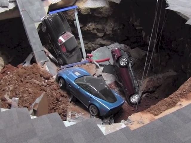 Megőrülnek Amerikában a föld alól visszahozott Corvette-ekért
