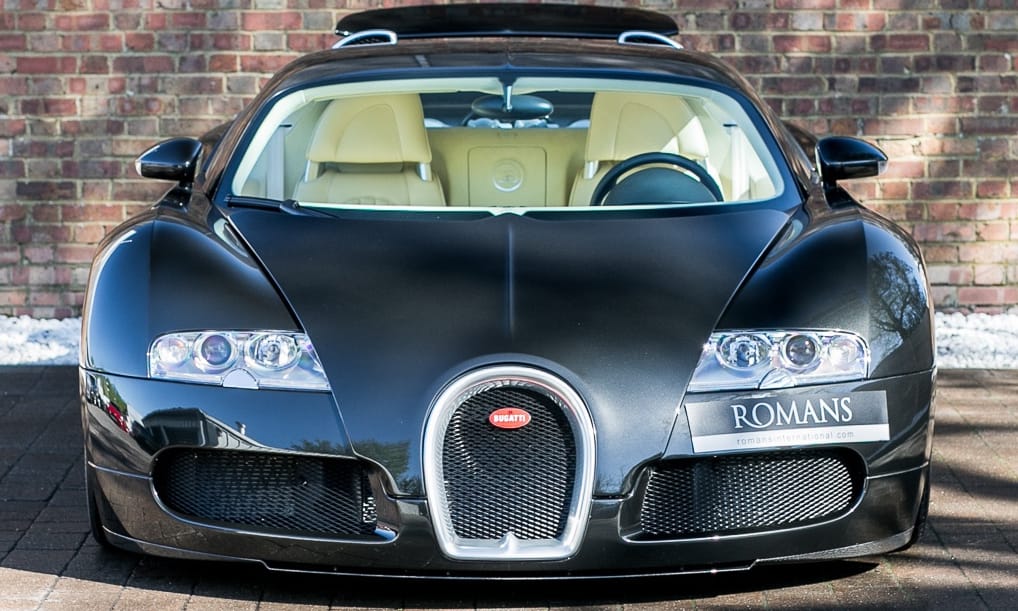 Szinte vadonatúj 13 éves Bugatti Veyron várja új gazdáját