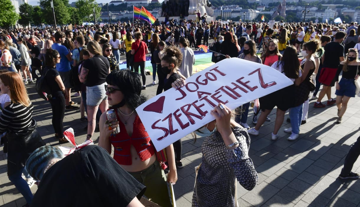 „Kétségbeejtő, hogy még mindig ott tart a magyar társadalom, hogy embereket különböztet meg”