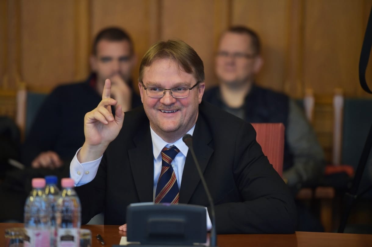 Állandó szerződést kötött Répássy Róberttel a Miniszterelnökség
