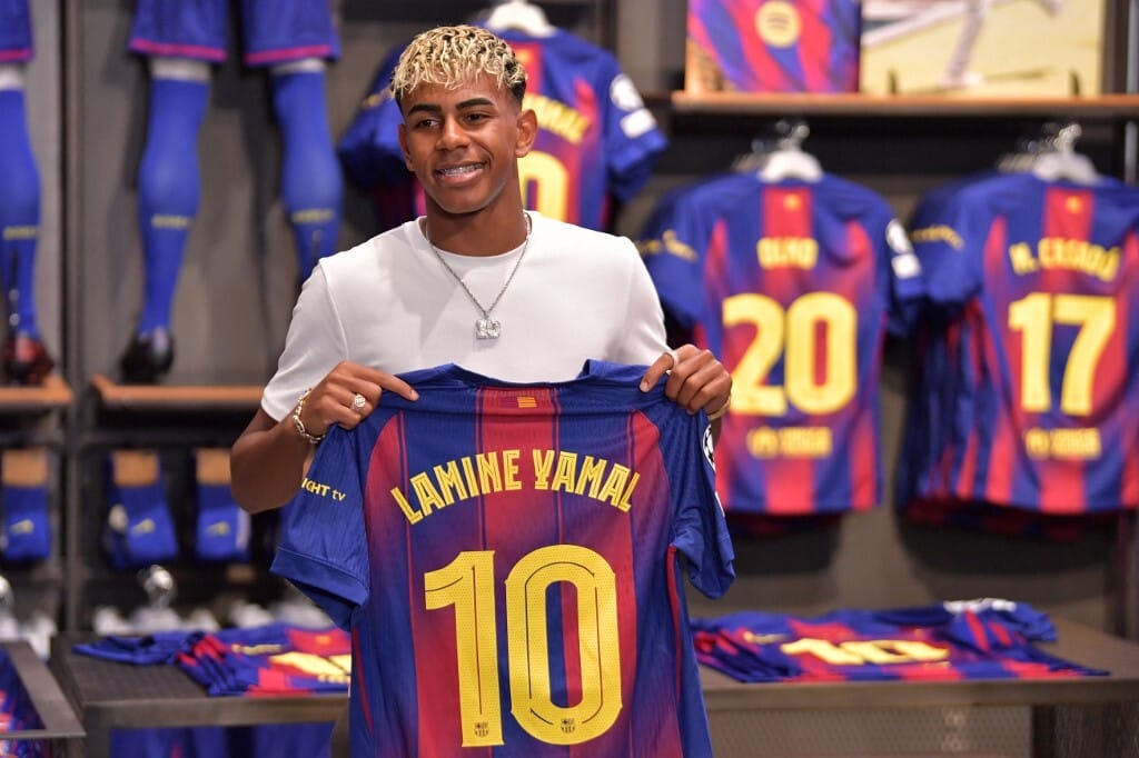 Lamine Yamal 2031-ig hosszabbított a Barcelonával és megkapta a 10-es mezszámot