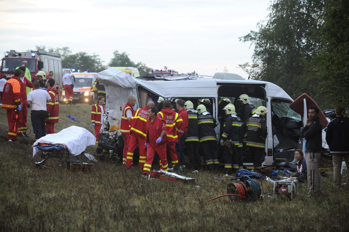 Tömegbaleset: őrizetbe vették a balesetet okozó 26 éves sofőrt