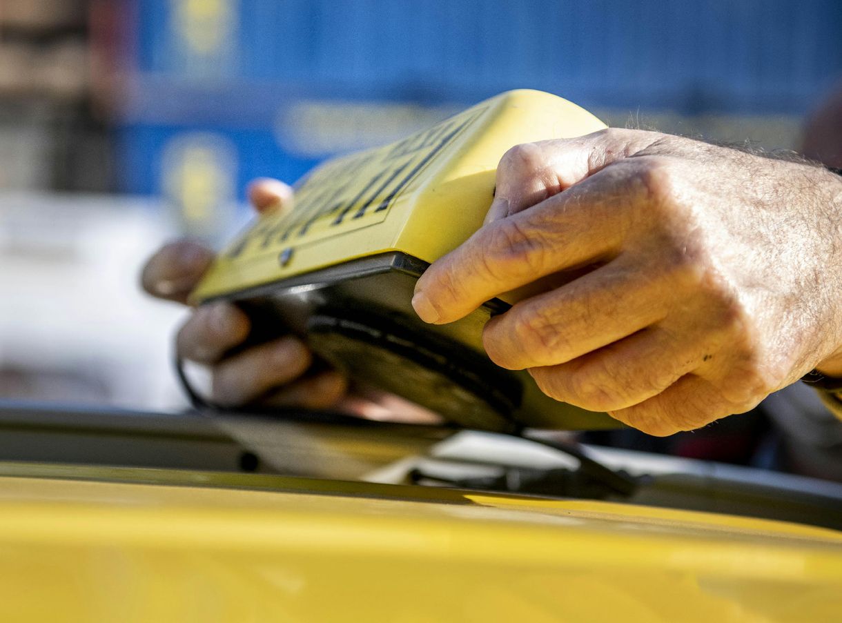 Hétfőtől 10 százalékkal drágul a taxizás Budapesten
