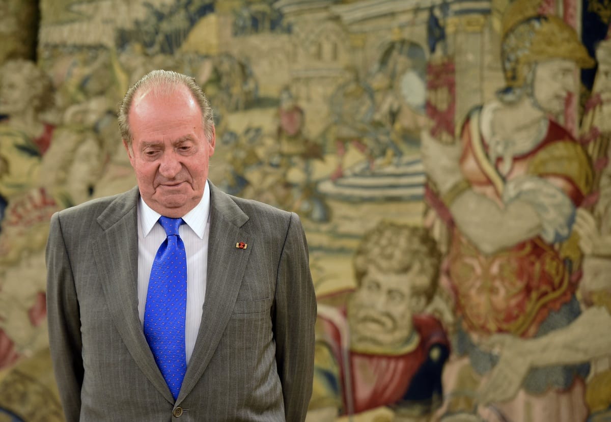 Távozásával mentheti meg ismét a spanyol királyságot János Károly 