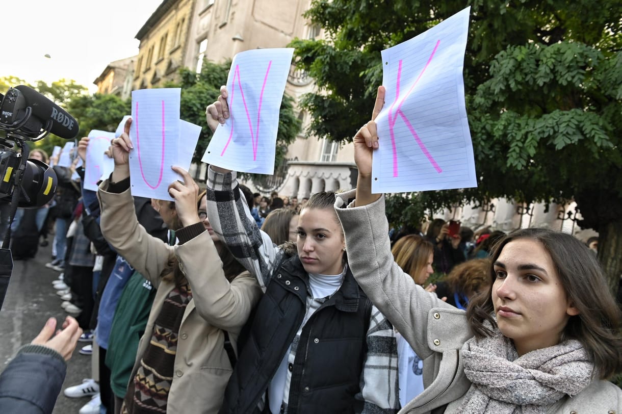 Nehéz-Posony Kata: Jogászként úgy gondolom, logikai hibán alapul, jogszerűtlen a tanárok kirúgása