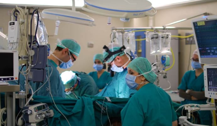 Leállt egy komputer egy szívműtétnél az antivírusprogram miatt