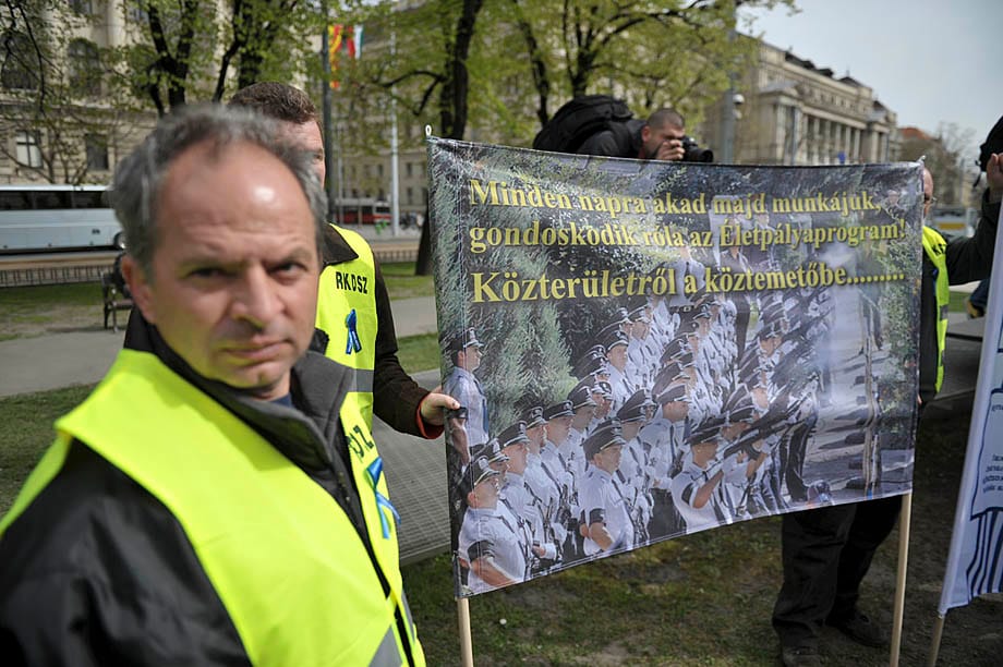 Megkezdődött a rendvédelmisek tüntetéssorozata