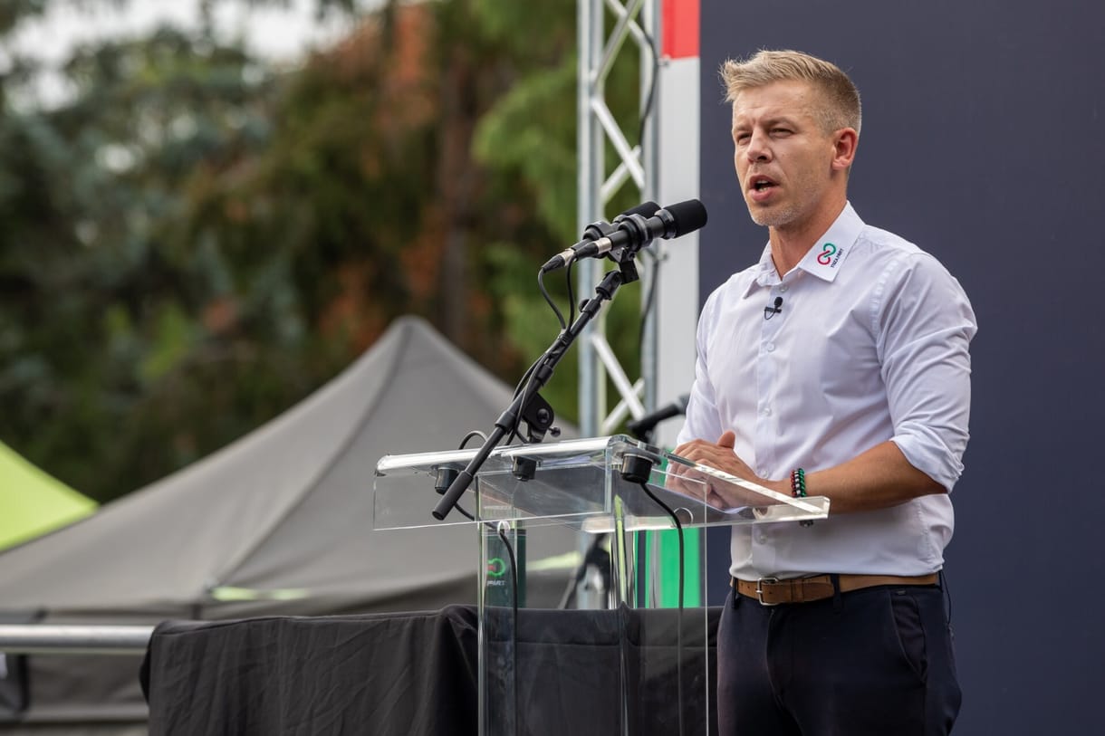 Takács Péter megígérte, a Belügyminisztérium mégse adja ki Magyar Péter VIP-ellátást kérő üzeneteit