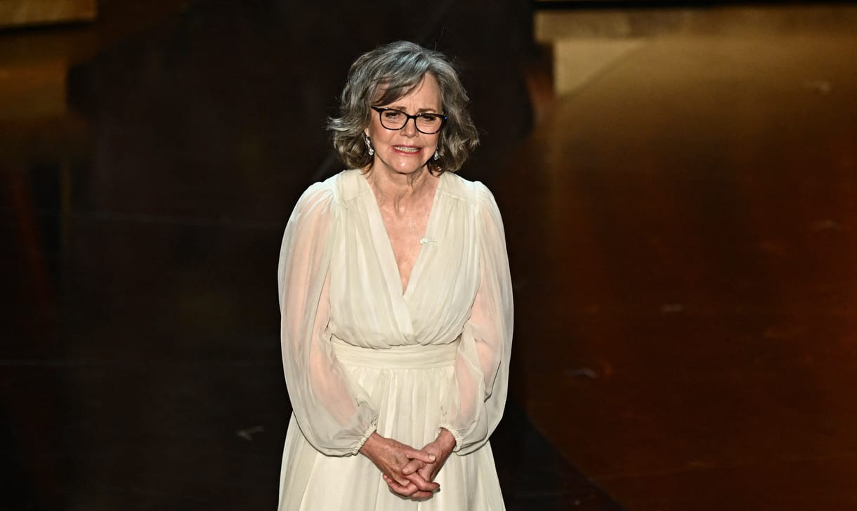 Abortusz 17 évesen, érzéstelenítés nélkül – Sally Field a saját történetével buzdít szavazásra