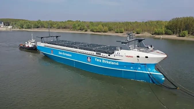 Történelmi útra készül az elektromos teherszállító hajó, amely önmagát navigálja