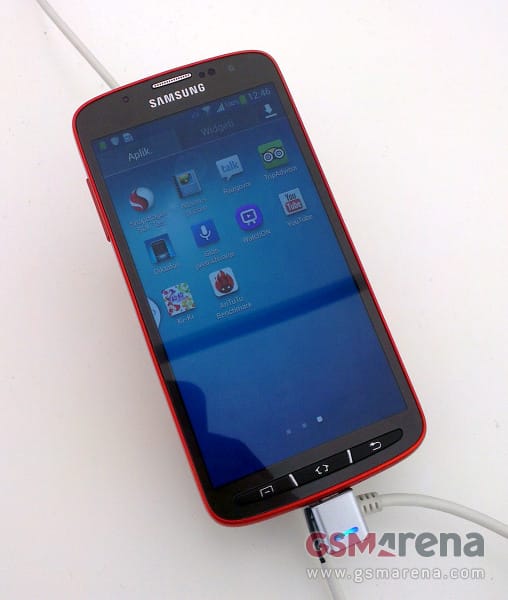 Kiszivárgott a strapabíró Samsung csúcsmobil